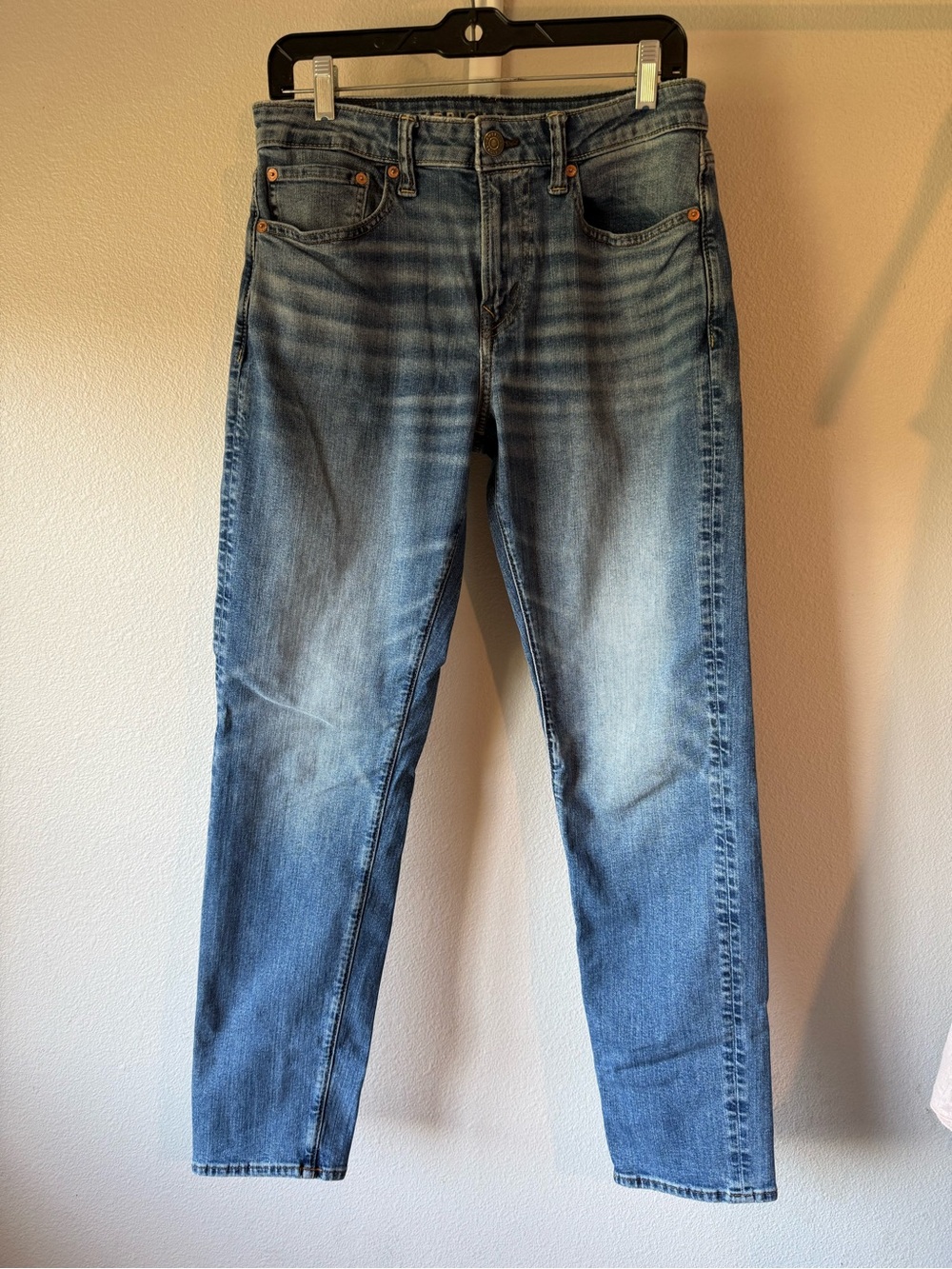 American Eagle athletic fit Men's Blue Denim Jeans - Comfortable Everyday Fit